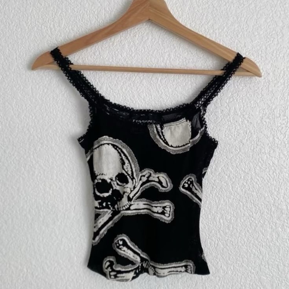 MAJOR ISO LIP SERVICE skull mesh black & white cami top